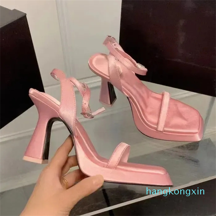 summer sandale designer woman high heel fashion versatile pink slipper size 35-40
summer sandale designer woman high heel fashion versatile pink slipper size 35-40