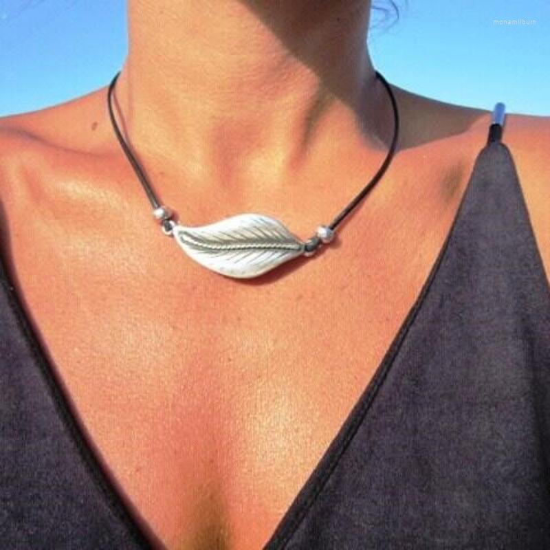 Choker Literary Vintage Alloy Leaf-shaped Pendant Necklaces Women Bohemian Ethnic Style Personality Handmade Leather Rope Party Jewelry
Choker Literary Vintage Alloy Leaf-shaped Pendant Necklaces Women Bohemian Ethnic Style Personality Handmade Leather Rope Party Jewelry