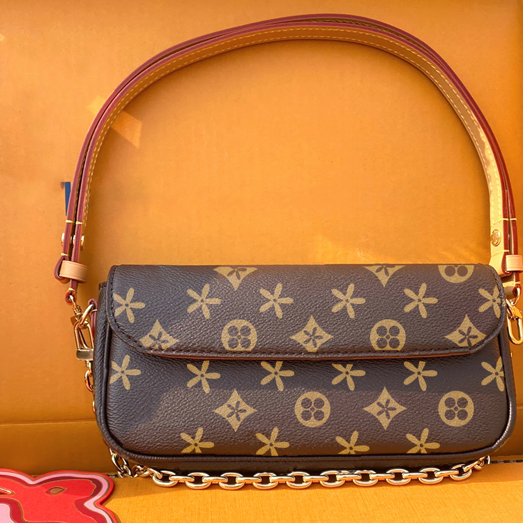 Genuine leather wallet chain ivy bag M81911 M82210 womens Designer tote Brown and black Embossing bags man designer Luxury handbag clutch shoulder cross body Bag, Black embossed
Genuine leather wallet chain ivy bag M81911 M82210 womens Designer tote Brown and black Embossing bags man designer Luxury handbag clutch shoulder cross body Bag, Black embossed