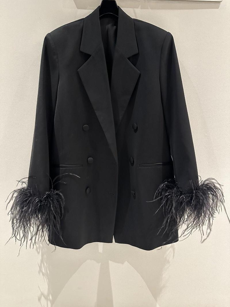 Women' Suits Feather Sleeves Black Ostrich Fur Silhouette Suit Cuffs Removable 
Women' Suits Feather Sleeves Black Ostrich Fur Silhouette Suit Cuffs Removable