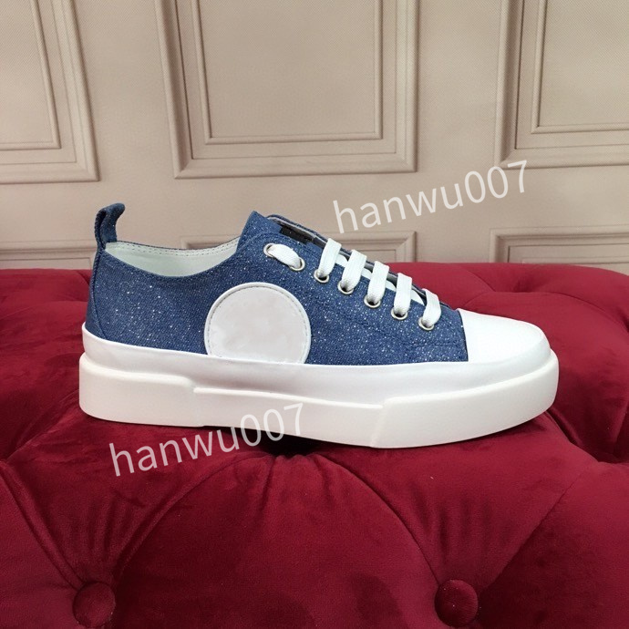 new Women Brand Designer Shoes Runner Suede Leather Low-cut Shoes Black Slip-on Casual Shoes outdoor sports sneakers2023, 06
new Women Brand Designer Shoes Runner Suede Leather Low-cut Shoes Black Slip-on Casual Shoes outdoor sports sneakers2023, 06