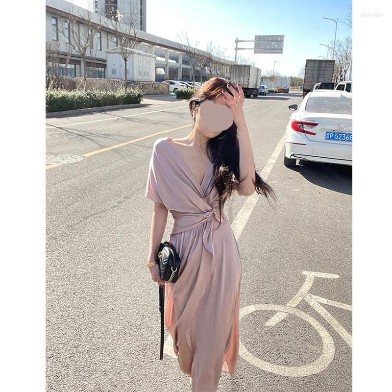 Casual Dresses High-grade Smoked Pink V-neck Silk Dress Gentle Wind French Waist Feeling 2023 Summer Mulberry Big V Neck, Smoky pink
Casual Dresses High-grade Smoked Pink V-neck Silk Dress Gentle Wind French Waist Feeling 2023 Summer Mulberry Big V Neck, Smoky pink