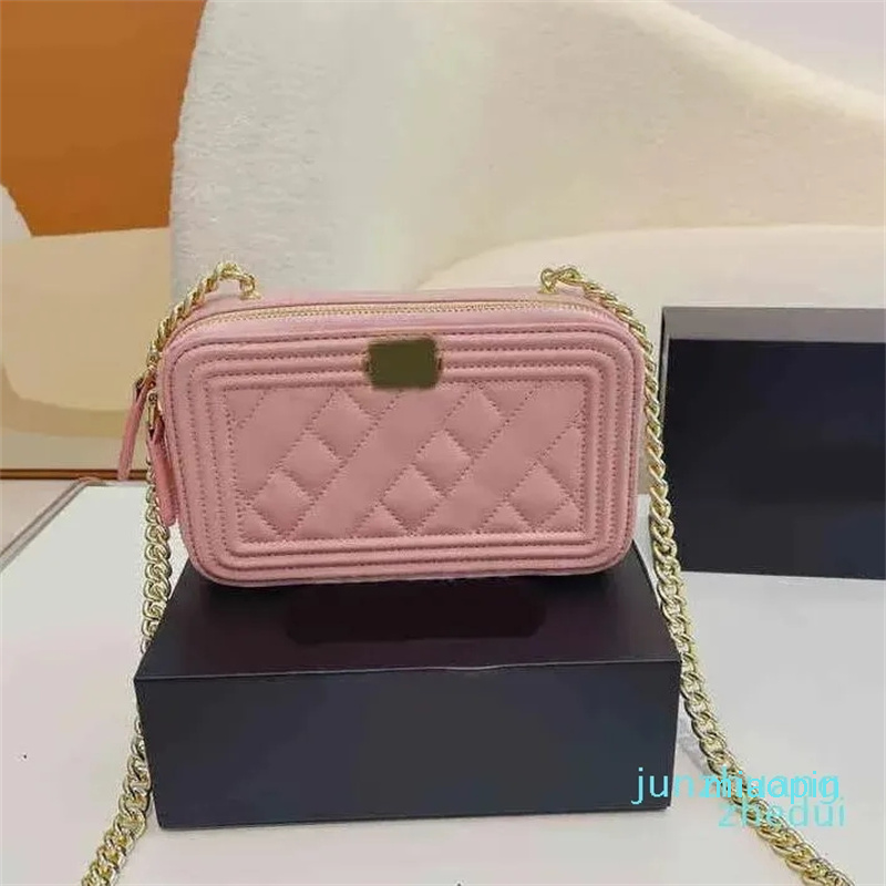 2023-Designer-Diamond Chain Messenger Bag Designer Women Evening Bag Handbags Classic Wallet Inlaid Brick Thick Chain Crossbody Handbag Ladies square, Red
2023-Designer-Diamond Chain Messenger Bag Designer Women Evening Bag Handbags Classic Wallet Inlaid Brick Thick Chain Crossbody Handbag Ladies square, Red