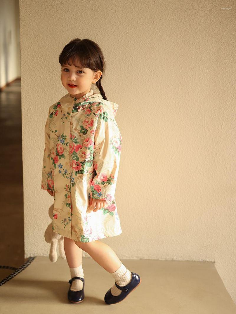 Coat Baby Korean Printed Floral Windbreaker For Girls With A Trendy Mid Length Jacket In Spring And Autumn, Beige
Coat Baby Korean Printed Floral Windbreaker For Girls With A Trendy Mid Length Jacket In Spring And Autumn, Beige