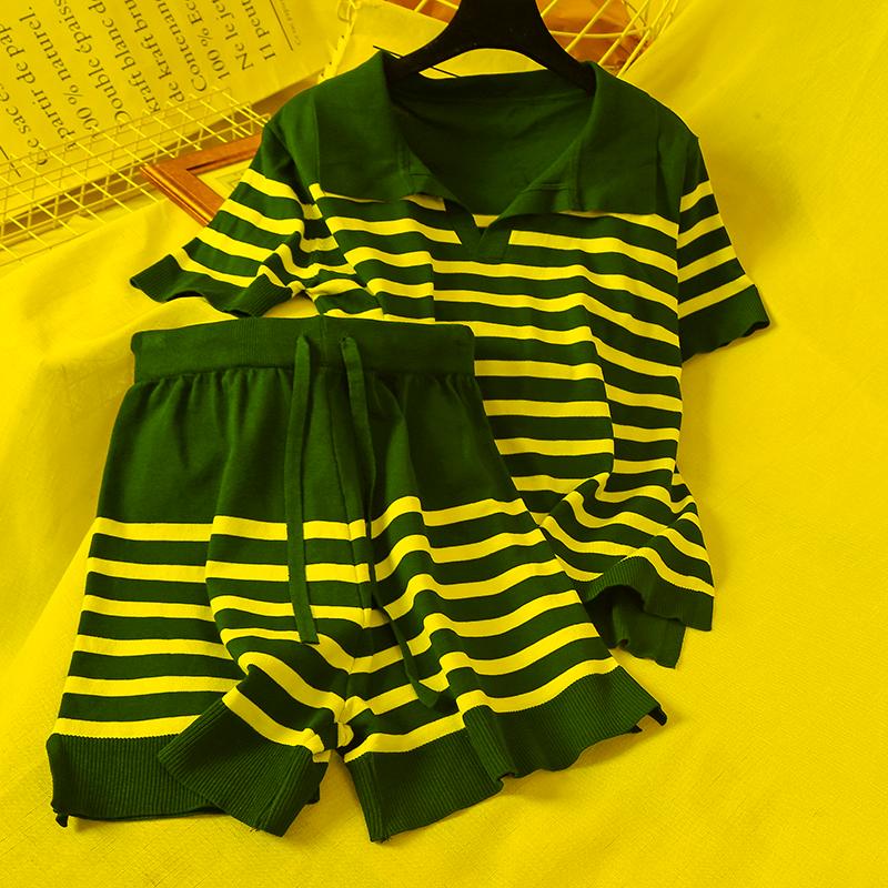 Women's Tracksuits Autumn Stripe Contrasting Color Knitted Tshirt Shorts 2pcs Tracksuit Women Turn-down Collar Loose Jumper Casual Pant SetW, Blue
Women's Tracksuits Autumn Stripe Contrasting Color Knitted Tshirt Shorts 2pcs Tracksuit Women Turn-down Collar Loose Jumper Casual Pant SetW, Blue