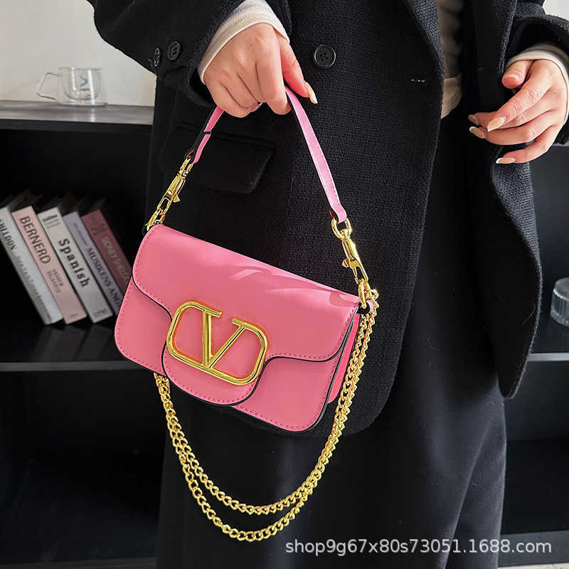 2023 Fashion handbag Zhao Lusi's Same Style New Portable Small Square Net Red Women's Letter Oblique Straddle Bag, Coffee
2023 Fashion handbag Zhao Lusi's Same Style New Portable Small Square Net Red Women's Letter Oblique Straddle Bag, Coffee