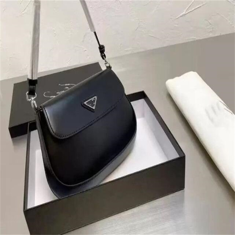 Designer dhgate cleo fashion cases underarm bag shoulder nwb women brushed Clutch Bags luxury handbags High quality Lady wallet Crossbody Nylon messenger handbag, Picture color
Designer dhgate cleo fashion cases underarm bag shoulder nwb women brushed Clutch Bags luxury handbags High quality Lady wallet Crossbody Nylon messenger handbag, Picture color