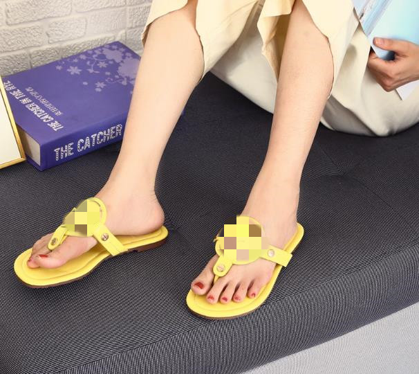 Women's Slippers Summer Flip-Flops American Leather Slippers European and American Flat Shoes Women, 20
Women's Slippers Summer Flip-Flops American Leather Slippers European and American Flat Shoes Women, 20