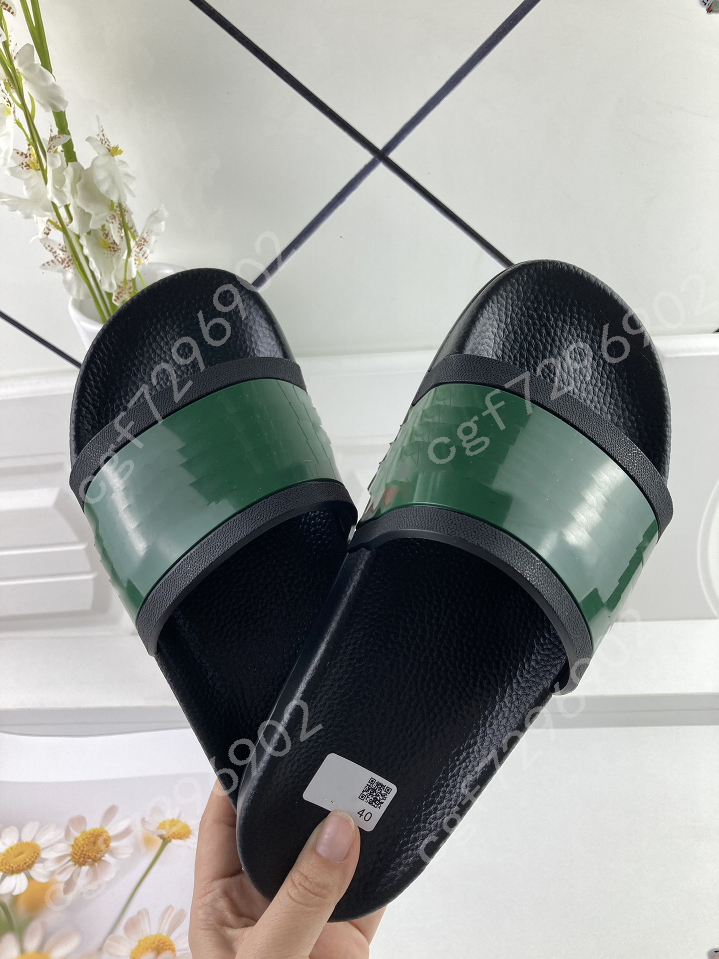 Designer slide sandals slippers for women WITH ORIGINAL BOX Hot Fashion flower printed unisex beach flip flops slipper, No:12
Designer slide sandals slippers for women WITH ORIGINAL BOX Hot Fashion flower printed unisex beach flip flops slipper, No:12
