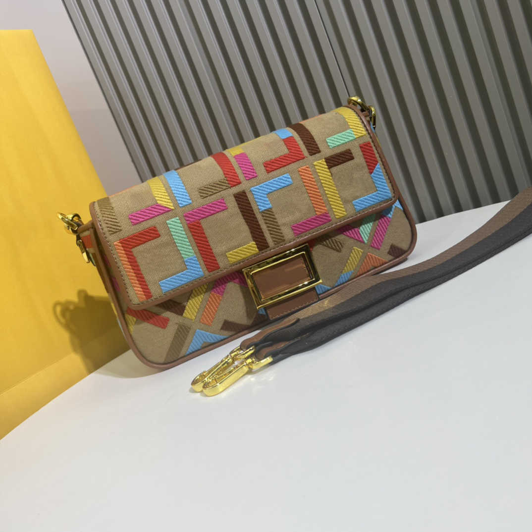 Top Quality Women Bag Fashion Classic Embroidered Printed Letter Baguette Handbag Luxury Designer One Shoulder Bag Diagonal Span Bags, Style 5 
Top Quality Women Bag Fashion Classic Embroidered Printed Letter Baguette Handbag Luxury Designer One Shoulder Bag Diagonal Span Bags, Style 5