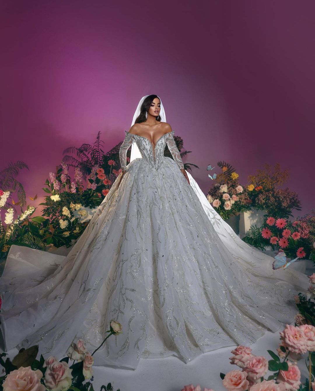 Exquisite Ball Gown Wedding Dresses Long Sleeves V Neck Off Shoulder Sequins Applique Ruffles Bridal Gowns Beads Formal Dress Plus Size Custom Made Ve