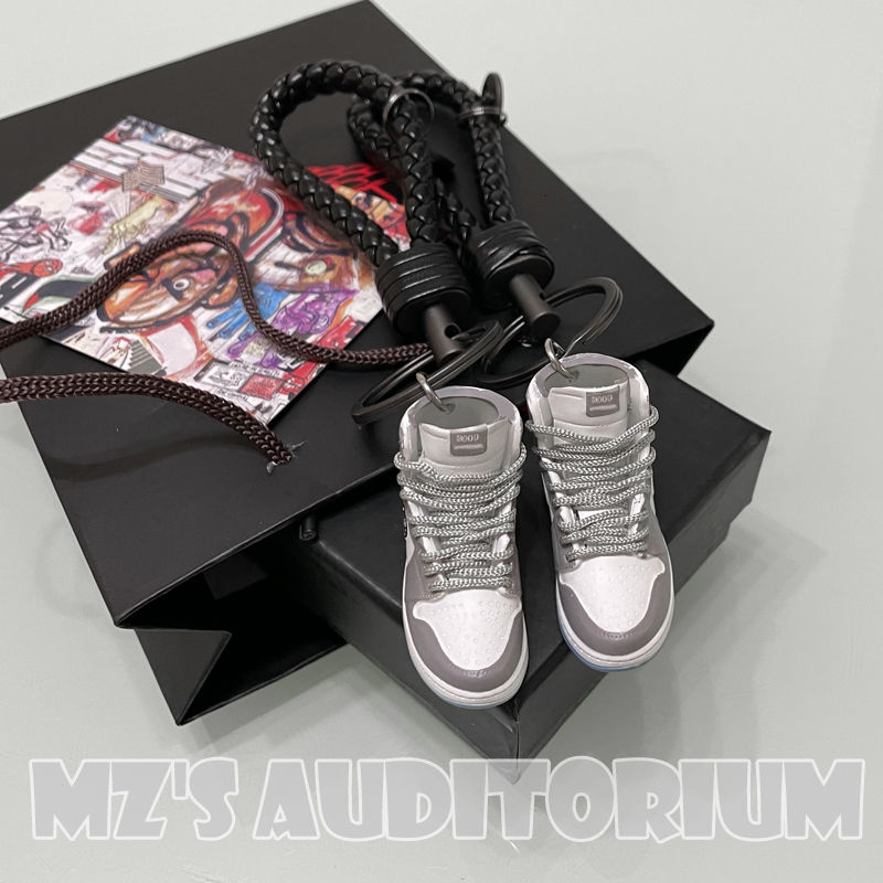 Keychains Lanyards Creative Gift Box Package Sneakers Model Set Mobile Phone Backpack Cute Pendant Couple Birthday 230508
Keychains Lanyards Creative Gift Box Package Sneakers Model Set Mobile Phone Backpack Cute Pendant Couple Birthday 230508