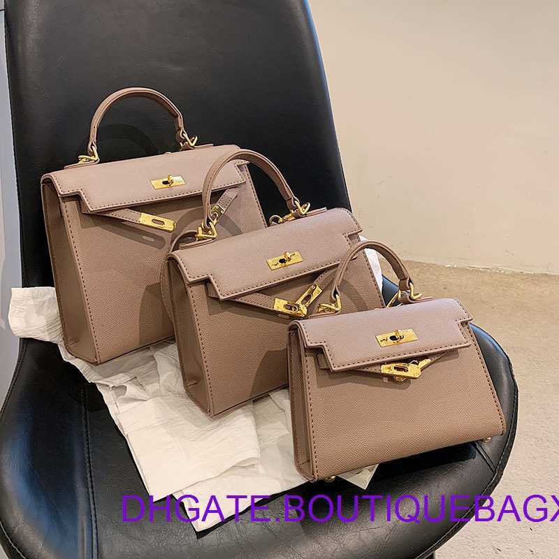 Designer Hremm Kelys's Evening Bags for outlet French niche fashion portable small bag women's high-end sense 2023 spring summer diagonal cross shoulder Have real Logo, Large red
Designer Hremm Kelys's Evening Bags for outlet French niche fashion portable small bag women's high-end sense 2023 spring summer diagonal cross shoulder Have real Logo, Large red