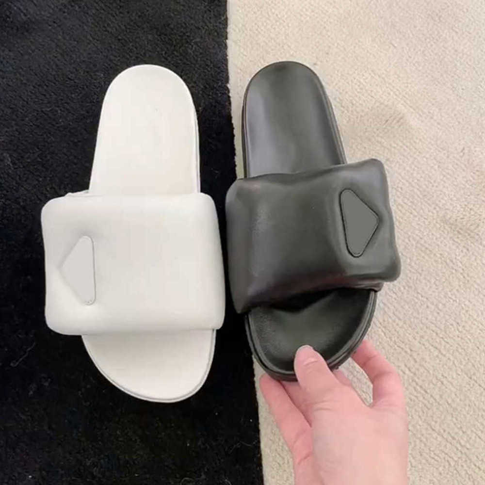Slip-on Slippers Casual Thick Sole Matsuke Bread Comfort Increase Soft Triangle Standard External Wear 230318, Black
Slip-on Slippers Casual Thick Sole Matsuke Bread Comfort Increase Soft Triangle Standard External Wear 230318, Black