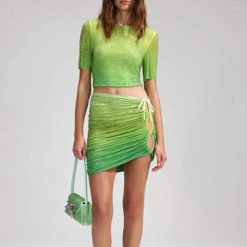 Skirts Women Gradient Color Blingbling Drill Beaded Short Crop Top Lace-up Waist Cutout Side Sexy Bodycon Mini Skirt
Skirts Women Gradient Color Blingbling Drill Beaded Short Crop Top Lace-up Waist Cutout Side Sexy Bodycon Mini Skirt