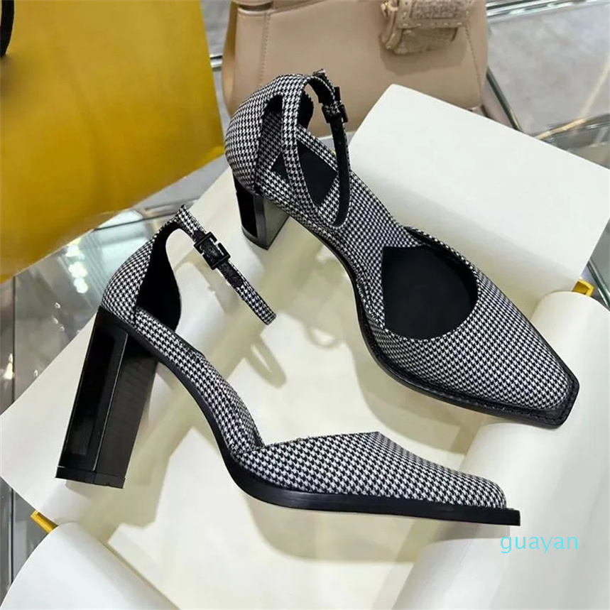 Novelty Sandals for womens Dress shoes designer Fashion printed cloth high heeled shoe hollow Cover Heel Rome Sandal 35-42, Black
Novelty Sandals for womens Dress shoes designer Fashion printed cloth high heeled shoe hollow Cover Heel Rome Sandal 35-42, Black