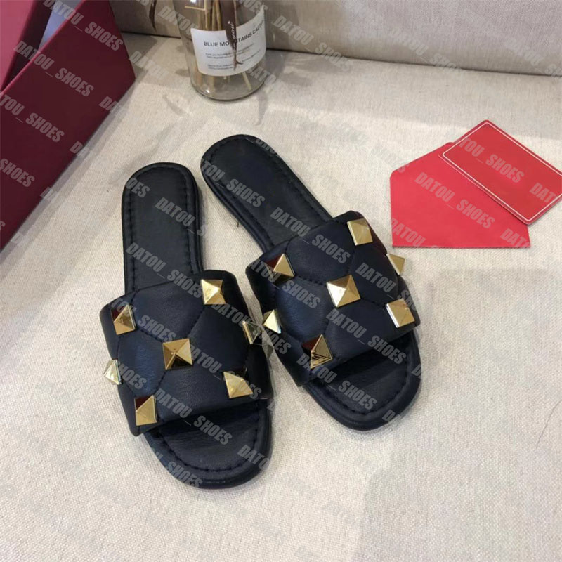 Classic Designer Slippers For Women Gold Rivet Sandals Women Flat Slides Outdoor Casual Shoes Woman Designers Flip Flops Black Brown
Classic Designer Slippers For Women Gold Rivet Sandals Women Flat Slides Outdoor Casual Shoes Woman Designers Flip Flops Black Brown