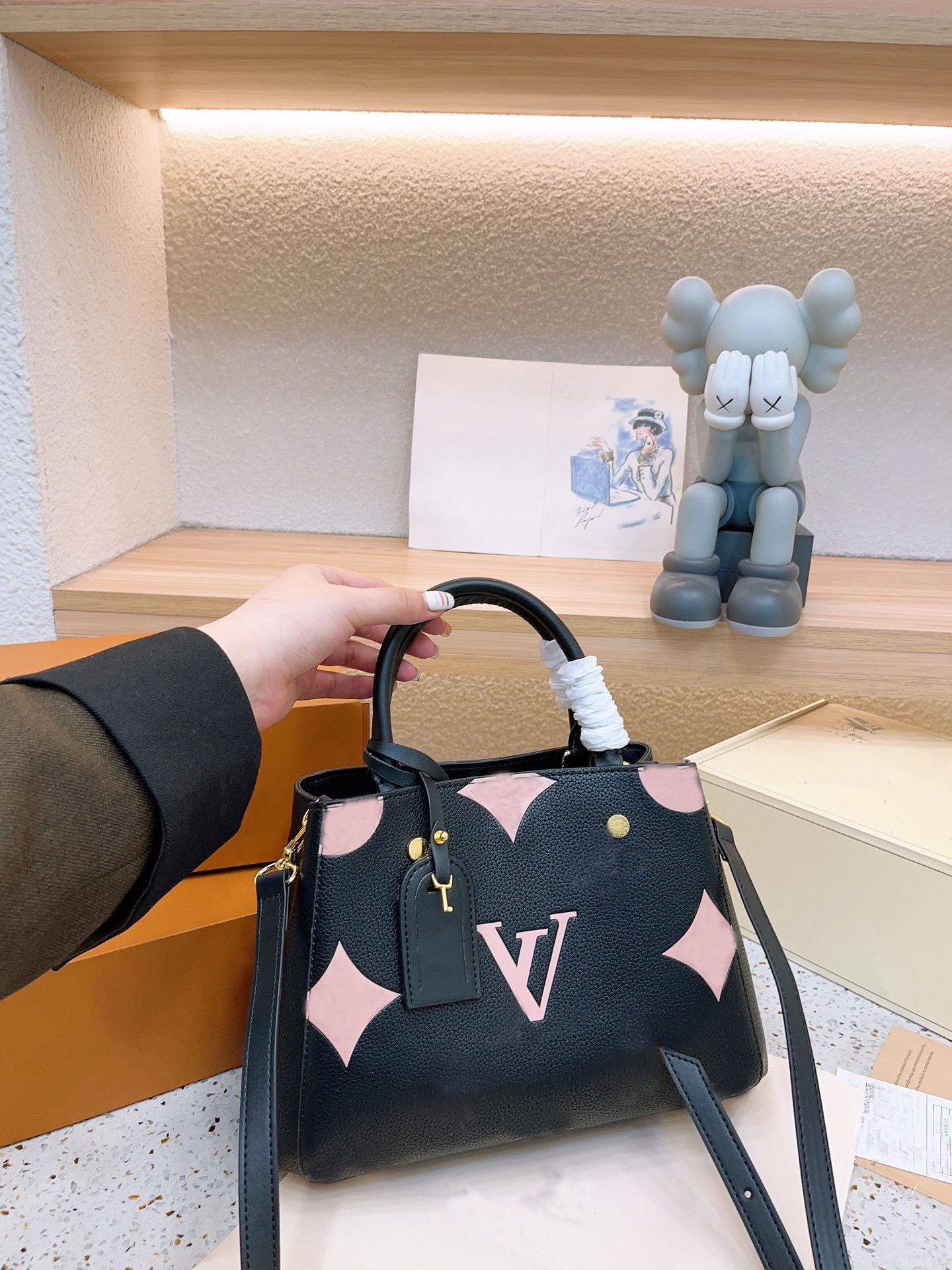 Petit Palais shopping package tote bag designer bag handbag Genuine leather silk screen design shoulder bag crossbody bag wallet purse, Pink
Petit Palais shopping package tote bag designer bag handbag Genuine leather silk screen design shoulder bag crossbody bag wallet purse, Pink