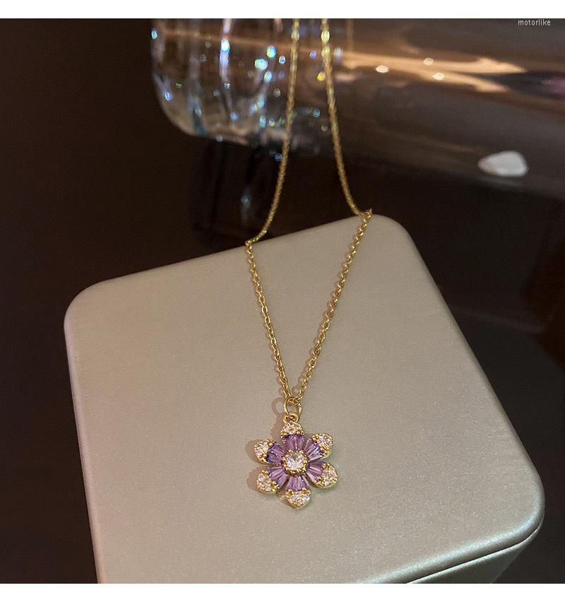Pendant Necklaces Retro Snowflake Gem Titanium Steel Necklace Fashion Trend Japan And South Korea Clavicle Chain Women
Pendant Necklaces Retro Snowflake Gem Titanium Steel Necklace Fashion Trend Japan And South Korea Clavicle Chain Women