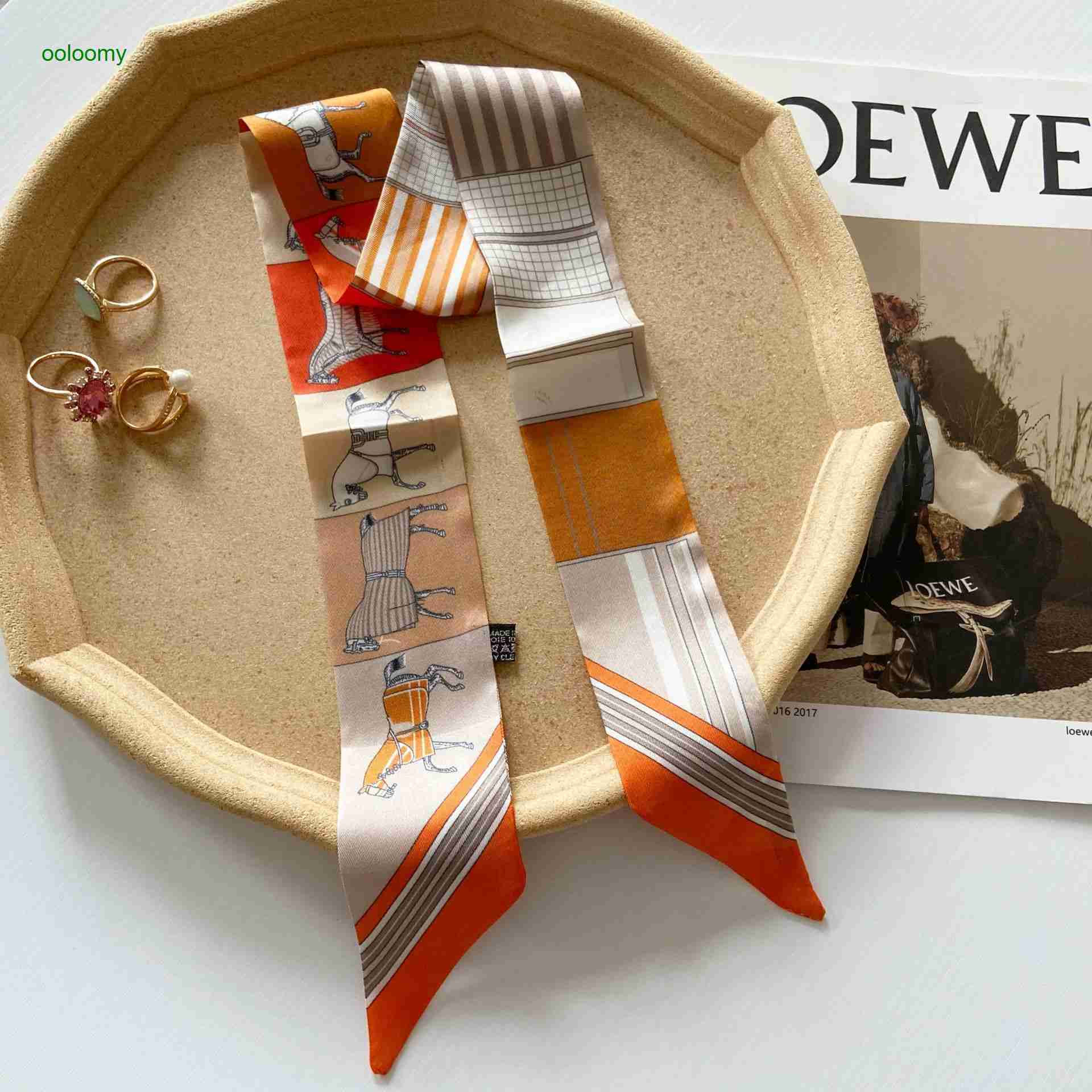 Hemres Designer Cravat 2023 New Twill Silk Strap Versatile Thin Narrow Strip Workplace Neckband Hair Band Belt Tie Bag I633
Hemres Designer Cravat 2023 New Twill Silk Strap Versatile Thin Narrow Strip Workplace Neckband Hair Band Belt Tie Bag I633