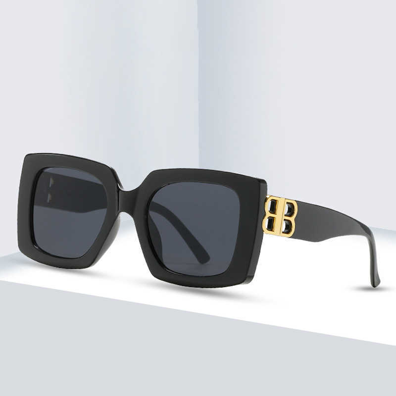 New 2021 large frame men's and women's Square fashion sunglasses ins street shooting glasses 
New 2021 large frame men's and women's Square fashion sunglasses ins street shooting glasses