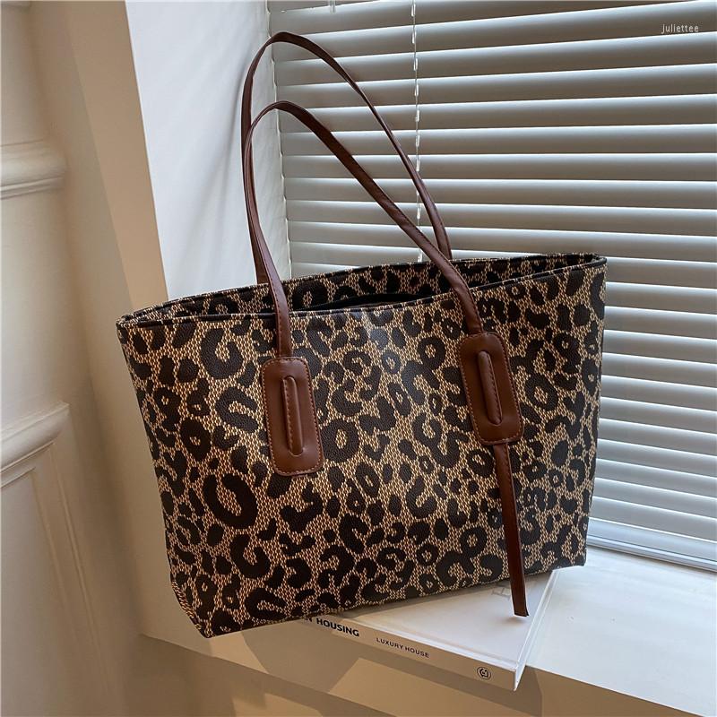 Evening Bags Leopard Print Large Size Handbag Female 2023 Retro Capacity Shoulder Bag Trend Texture Commuter Handheld Tote, Black
Evening Bags Leopard Print Large Size Handbag Female 2023 Retro Capacity Shoulder Bag Trend Texture Commuter Handheld Tote, Black