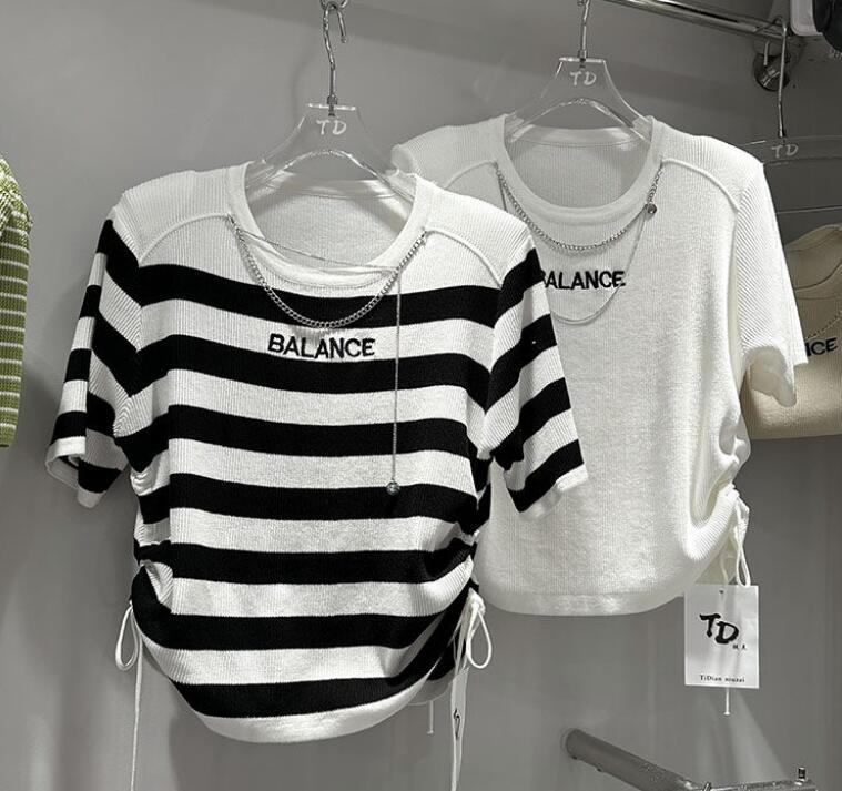 designer Womens Knits Tees top summer short sleeve thin balance stripes Knitted sweater Women' Clothing
designer Womens Knits Tees top summer short sleeve thin balance stripes Knitted sweater Women' Clothing