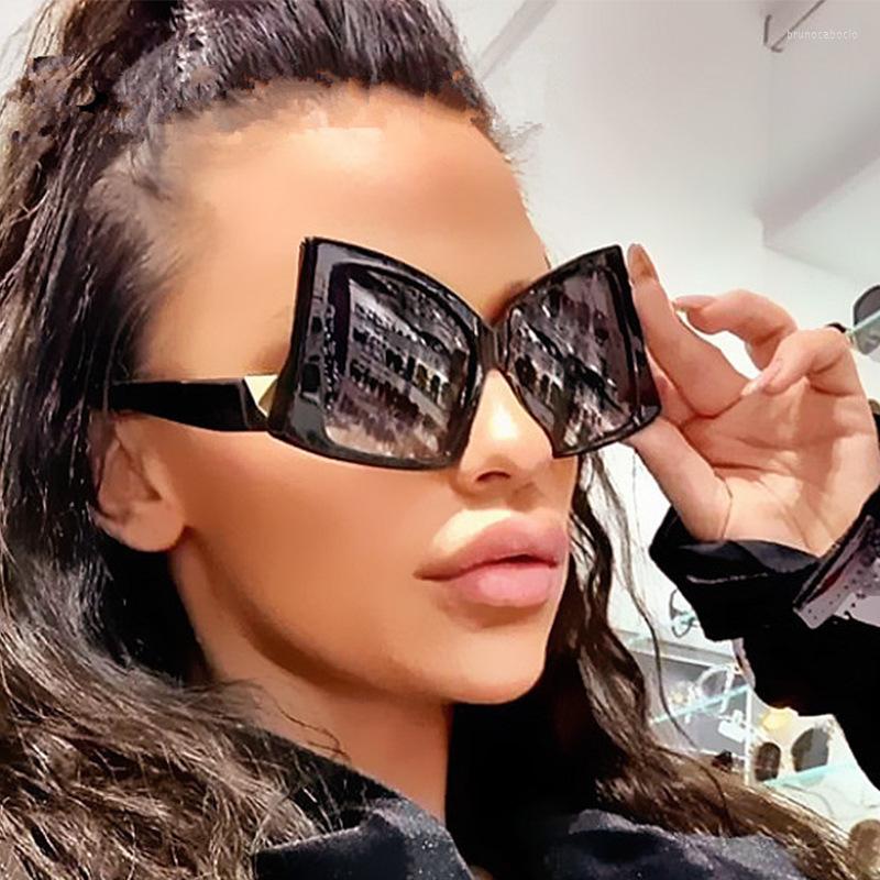 Sunglasses 2023 Trendy Fashion Brand Women's Punk Style Frame Outdoor Designer Eyewear Female UV400r UV400 Eyeglasses
Sunglasses 2023 Trendy Fashion Brand Women's Punk Style Frame Outdoor Designer Eyewear Female UV400r UV400 Eyeglasses