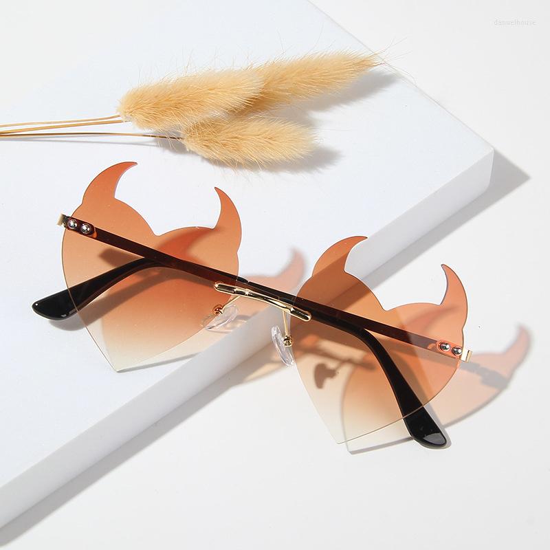 Sunglasses Women Fashion Rimless Sunglass Devil Ear Heart Shape Sun Glasses Retro UV400 Gradients Shades Luxury Feamle Eyewear
Sunglasses Women Fashion Rimless Sunglass Devil Ear Heart Shape Sun Glasses Retro UV400 Gradients Shades Luxury Feamle Eyewear