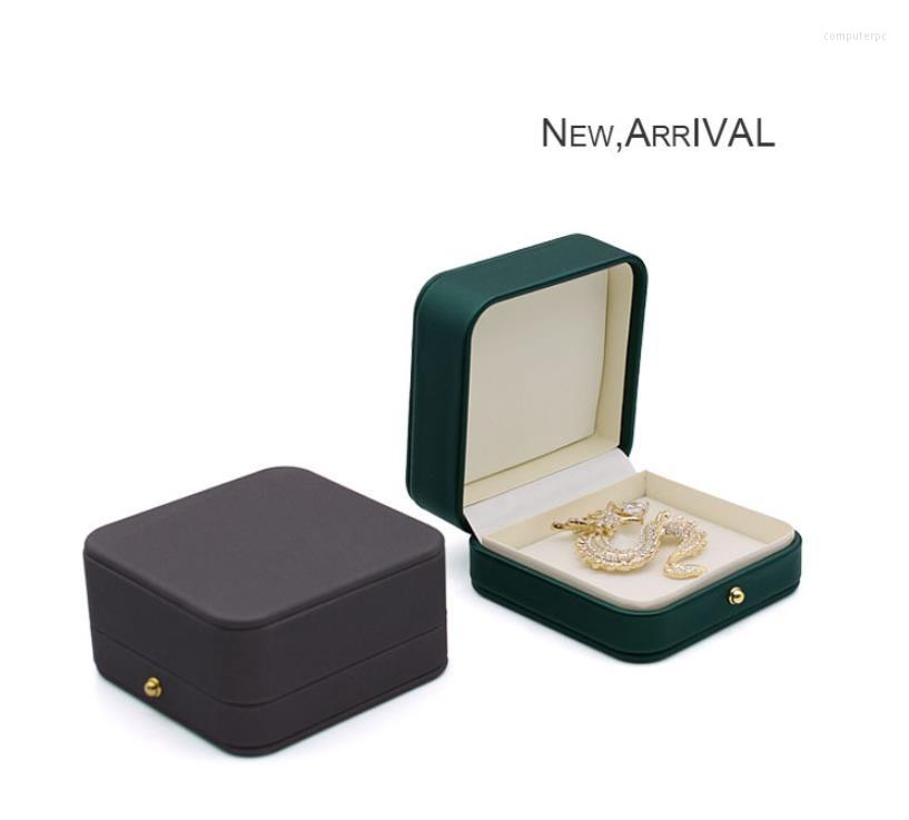 Jewelry Pouches Luxury Velvet Packing Case Wedding Brooch Pin Organizer Holder Women Girlfriend Display Designer Box Gift Wholesale
Jewelry Pouches Luxury Velvet Packing Case Wedding Brooch Pin Organizer Holder Women Girlfriend Display Designer Box Gift Wholesale