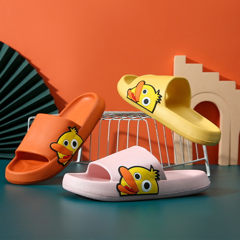Slippers Summer Fashion Women Cartoon Duck Beach Sandals Home Indoor Bathroom Men Thick Bottom Non-slip Slippers Cute Couple Shoes 230509
Slippers Summer Fashion Women Cartoon Duck Beach Sandals Home Indoor Bathroom Men Thick Bottom Non-slip Slippers Cute Couple Shoes 230509