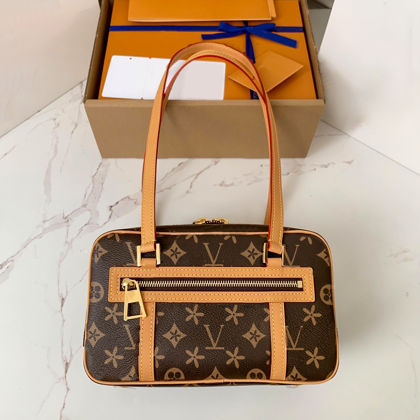 5a top quality M46321 cite luxury tote bags Mens Vintage handbag purses large tote designer clutch shoulder bag Womens cross body trunk Leather travel duffle bags, Mon0gram
5a top quality M46321 cite luxury tote bags Mens Vintage handbag purses large tote designer clutch shoulder bag Womens cross body trunk Leather travel duffle bags, Mon0gram