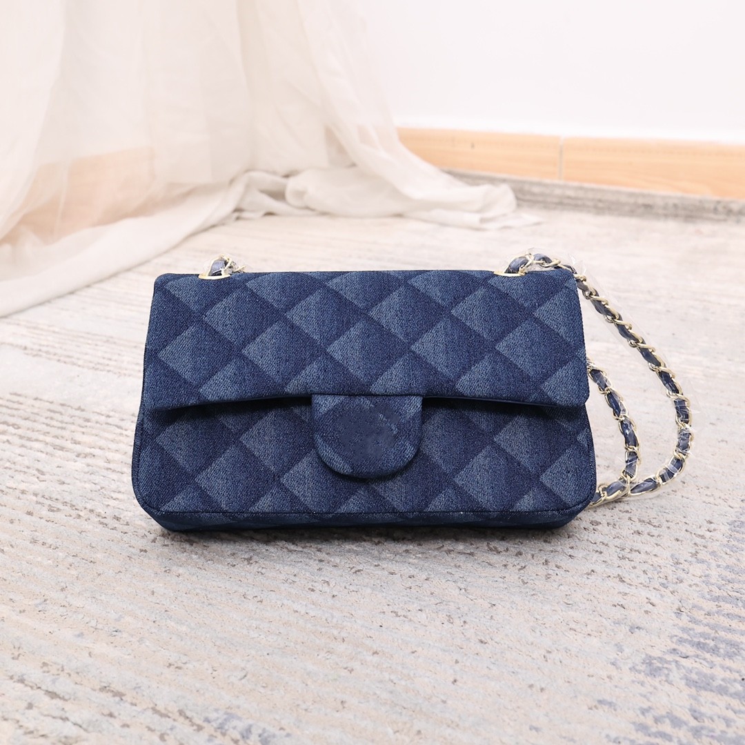 Top Quality Classic Flap Bag 25cm Medium Womens Real Leather Blue Denim Quilted Purse Small Luxury Designers Crossbody Shouldeer chain strap Banquet bag, 19cm/no 2
Top Quality Classic Flap Bag 25cm Medium Womens Real Leather Blue Denim Quilted Purse Small Luxury Designers Crossbody Shouldeer chain strap Banquet bag, 19cm/no 2