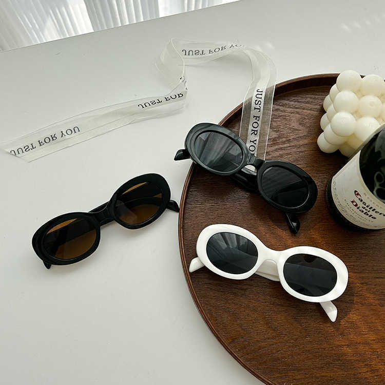 Emobebe Children's 2023 Summer Girls' Oval Frame Sunshades Baby Net Red Fashion Sunglasses
Emobebe Children's 2023 Summer Girls' Oval Frame Sunshades Baby Net Red Fashion Sunglasses
