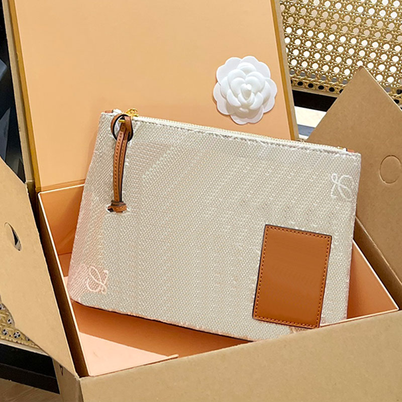 Canvas Handbag Women Clutch Bag Lady Wallet Zipper Open Designer Handbags Full Classic Embroidered Letter Print Cowhide High Quality Purse, Brown
Canvas Handbag Women Clutch Bag Lady Wallet Zipper Open Designer Handbags Full Classic Embroidered Letter Print Cowhide High Quality Purse, Brown