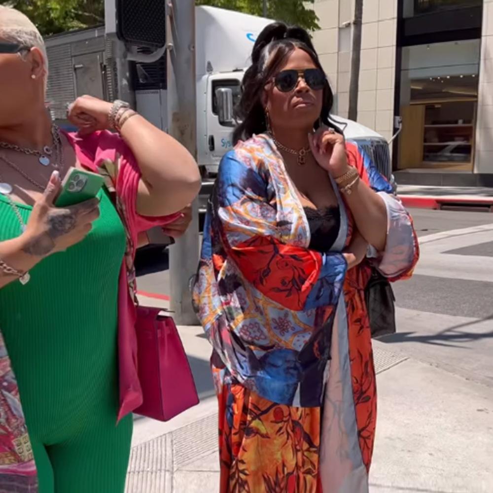 Dress ANJAMANOR Fashion Printed Satin Shirts for Women Long Kimono Beach Cover Ups Ladies Blouse Vacation Oversized Cardigan D37EF30, Rose red
Dress ANJAMANOR Fashion Printed Satin Shirts for Women Long Kimono Beach Cover Ups Ladies Blouse Vacation Oversized Cardigan D37EF30, Rose red