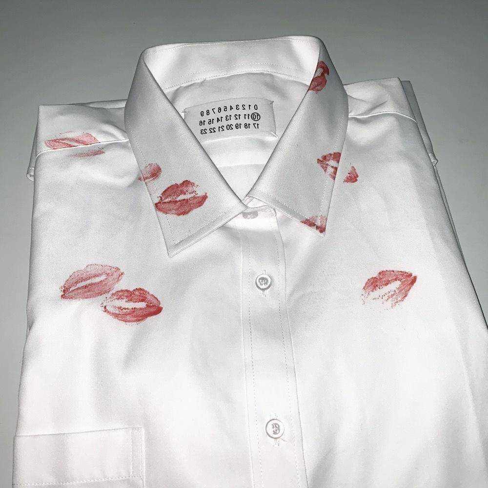 New Lip Print White Casual Loose Long-Sleeved Shirt Margiela Style Independent Digital Margiela Red Lips Trendy Shirt
New Lip Print White Casual Loose Long-Sleeved Shirt Margiela Style Independent Digital Margiela Red Lips Trendy Shirt