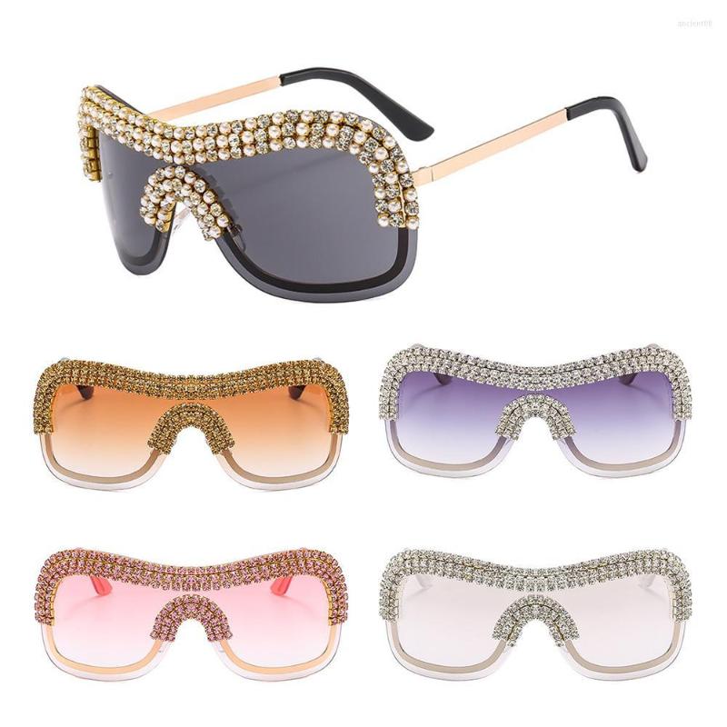 Sunglasses Luxury Rimless Metal Rhinestone Oversized Y2k Female Shades Diamond Sun Glasses
Sunglasses Luxury Rimless Metal Rhinestone Oversized Y2k Female Shades Diamond Sun Glasses