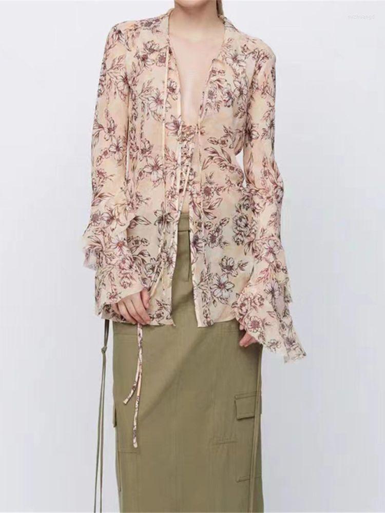 Women' Blouses Women Elegant Floral Print V-Neck Blouse 2023 Spring Summer Fashion Ladies Lace Up Flare Sleeve Slim Shirt And Tops
Women' Blouses Women Elegant Floral Print V-Neck Blouse 2023 Spring Summer Fashion Ladies Lace Up Flare Sleeve Slim Shirt And Tops