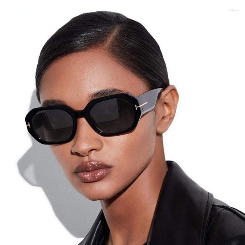 Sunglasses Fashion Square Women Brand Designer Vintage Retro Black Eyewear Shades UV400 Men Trending Sun Glasses
Sunglasses Fashion Square Women Brand Designer Vintage Retro Black Eyewear Shades UV400 Men Trending Sun Glasses