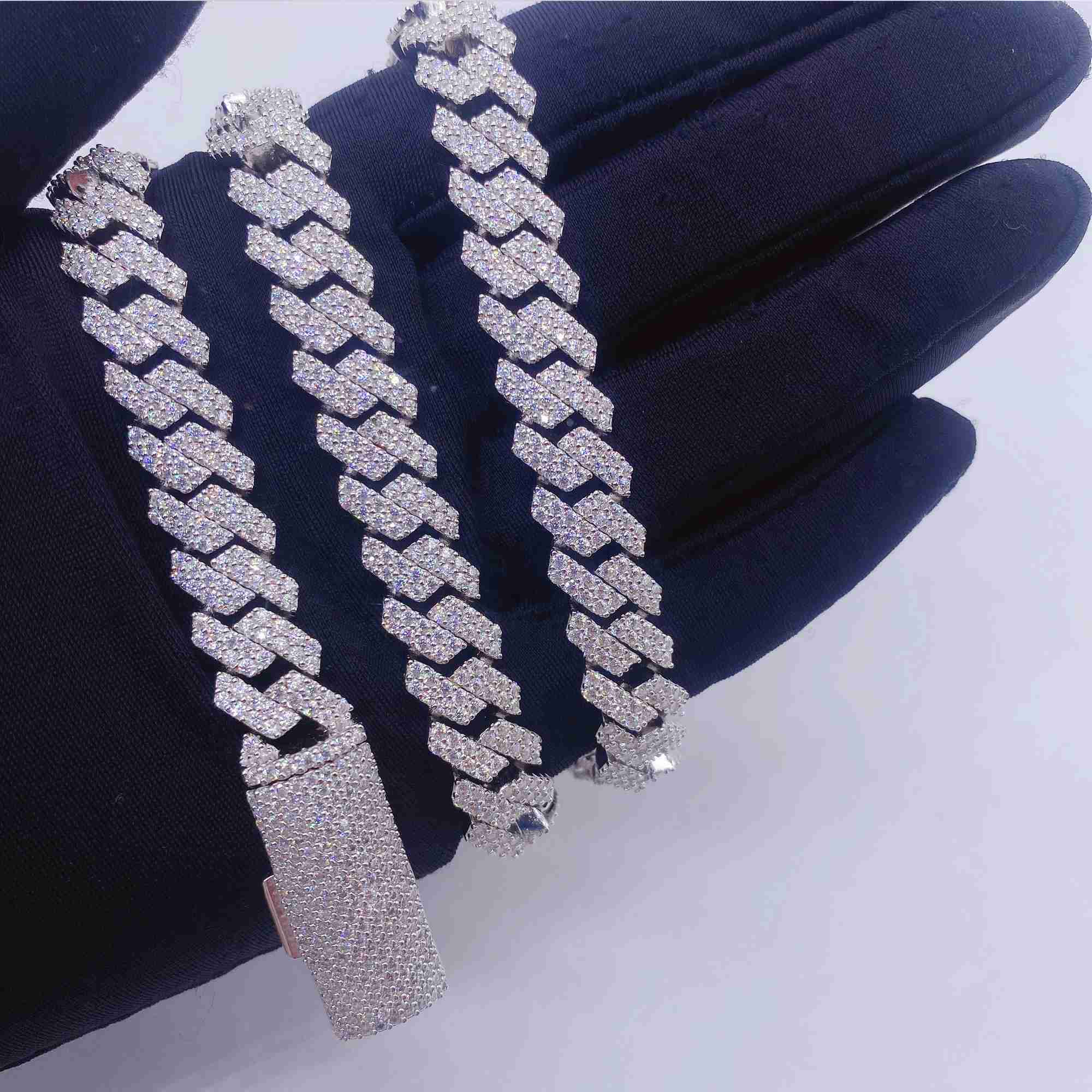 Custom Hip Hop Jewelry 925 Sterling Silver Diamond Moissanite Iced Out Cuban Link Chain
Custom Hip Hop Jewelry 925 Sterling Silver Diamond Moissanite Iced Out Cuban Link Chain