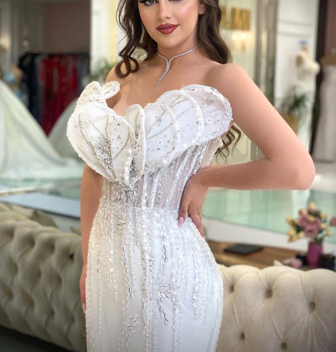 Exquisite Mermaid Evening Dresses Sleeveless V Neck Appliques Sequins Floor Length 3D Lace Leaves Shiny Beads Diamonds Prom Dress Formal Plus Size Gow