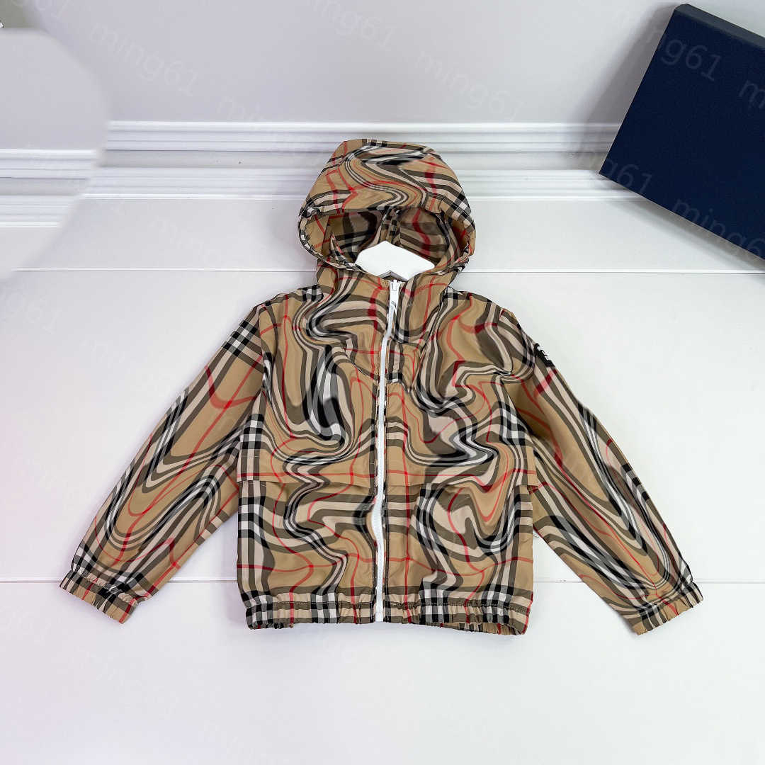 23ss Kids designer clothes kids jacket coats boys girls lattice Long sleeve hooded zipper breathable Sunscreen Coat Big Kids High quality Baby Clothes
23ss Kids designer clothes kids jacket coats boys girls lattice Long sleeve hooded zipper breathable Sunscreen Coat Big Kids High quality Baby Clothes