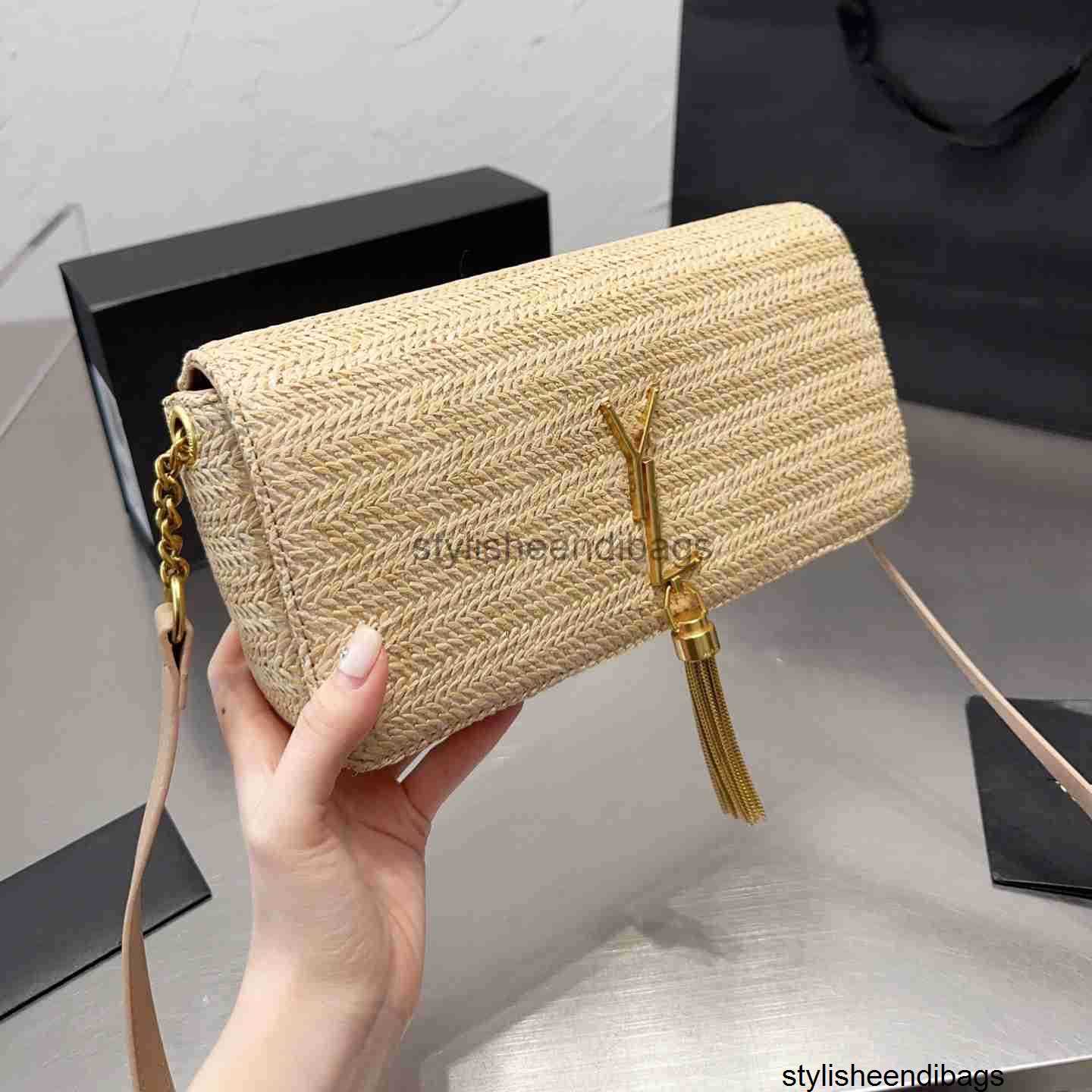 Luxury Designer Bag Beach Straw Bag Fashion Y Metal Hardware Letter Tassel Flap Hasp Removable Chain Leather Shoulder Bag Woven Handbags stylisheendibags, Black
Luxury Designer Bag Beach Straw Bag Fashion Y Metal Hardware Letter Tassel Flap Hasp Removable Chain Leather Shoulder Bag Woven Handbags stylisheendibags, Black
