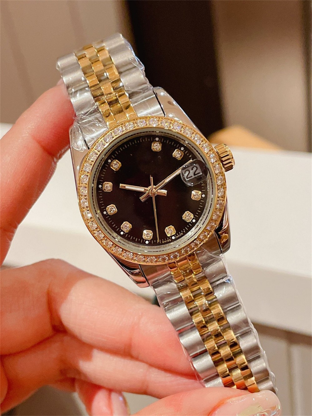 Original packaging paper high quality watch new diamond ring 36mm dial waterproof sapphire automatic fashion women automatic watch 2023, Style 4 wrist watch
Original packaging paper high quality watch new diamond ring 36mm dial waterproof sapphire automatic fashion women automatic watch 2023, Style 4 wrist watch