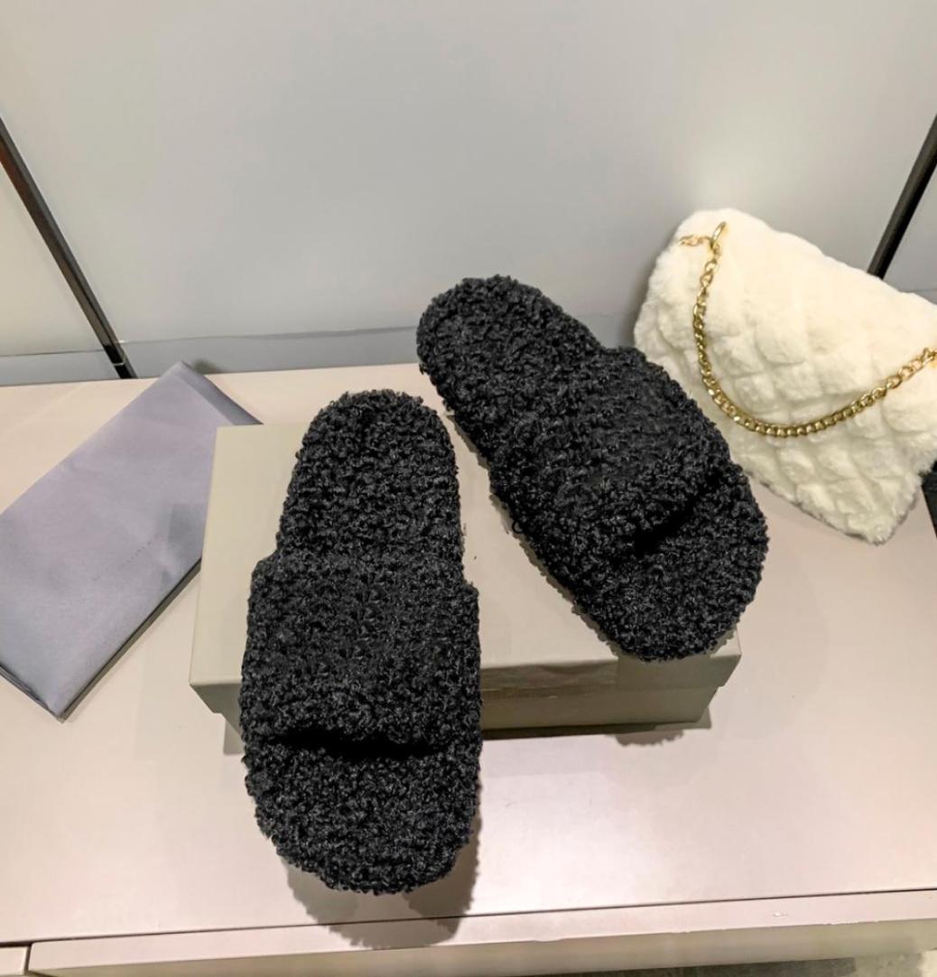 2021 Luxurys designers Women Ladies wool Slippers SOCK Slides Winter fur Fluffy Furry Warm letters Sandals Comfortable Fuzzy Girl 2996335, Pink
2021 Luxurys designers Women Ladies wool Slippers SOCK Slides Winter fur Fluffy Furry Warm letters Sandals Comfortable Fuzzy Girl 2996335, Pink
