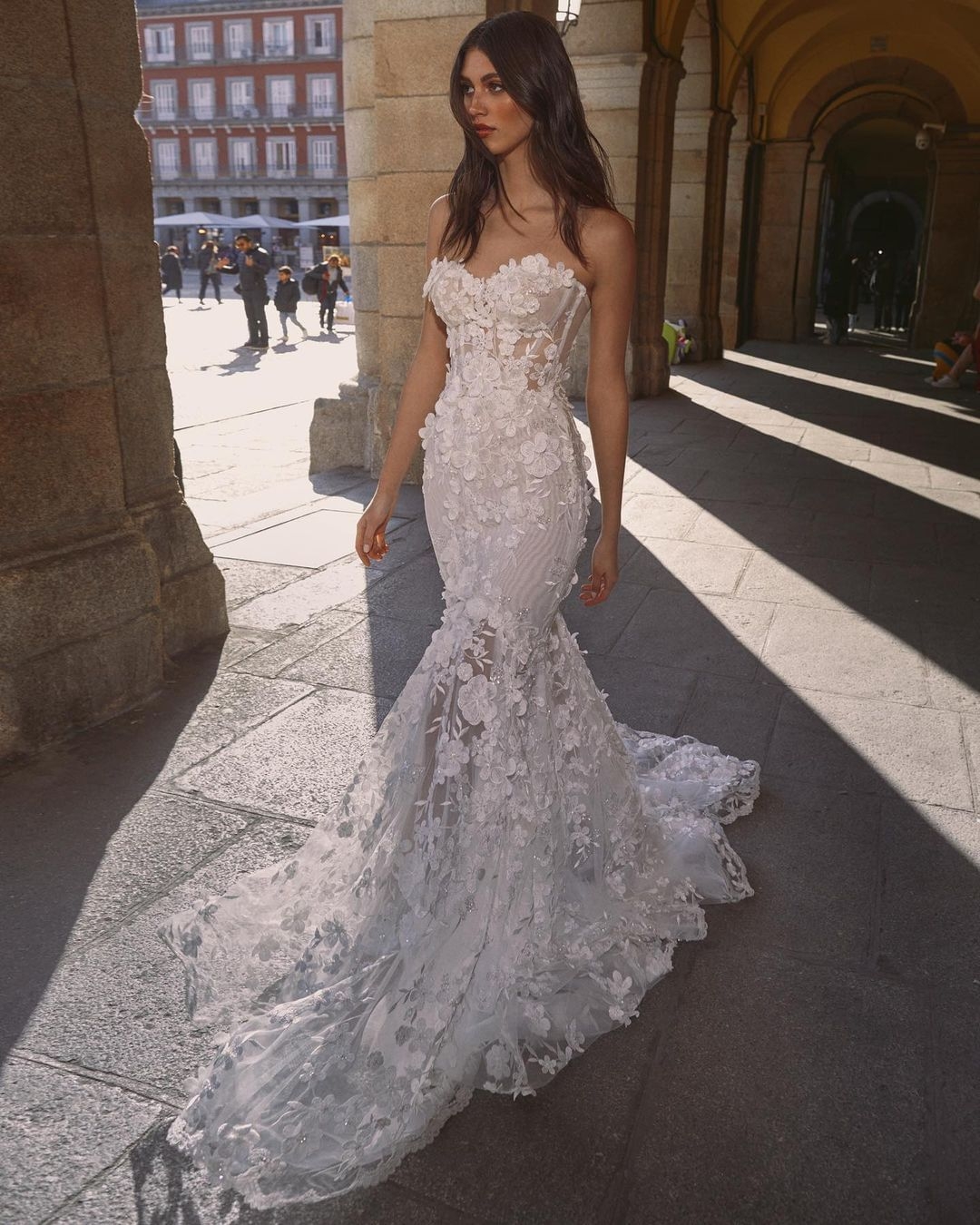 Royal Sweetheart Mermaid Wedding Dresses Lace 3D Appliques Bridal Gown Custom Made Sleeveless Wedding Gowns