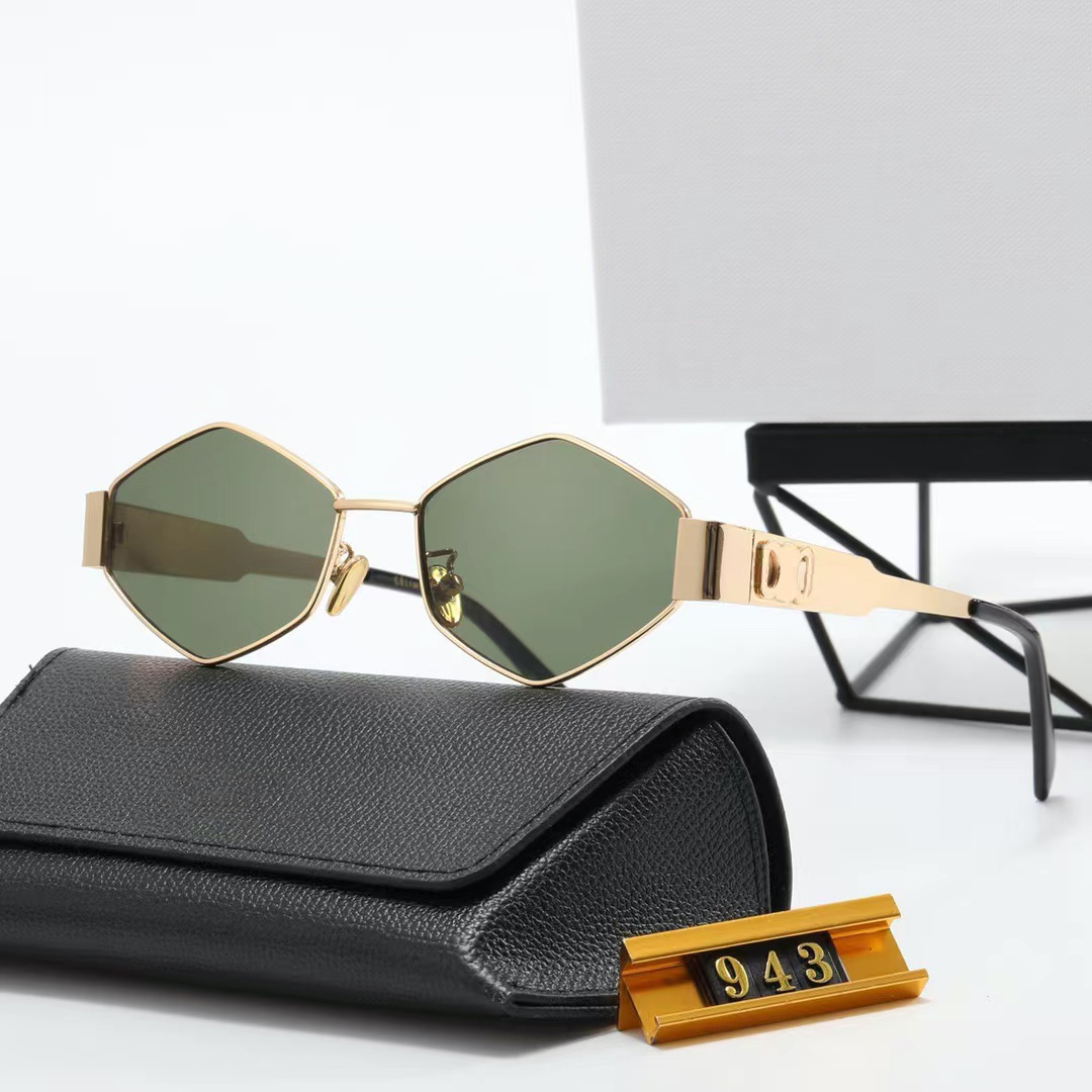 Fashion Luxury designer sunglasses for women's men glasses same Sunglasses as Lisa Triomphe beach street photo small sunnies metal full frame with gift box
Fashion Luxury designer sunglasses for women's men glasses same Sunglasses as Lisa Triomphe beach street photo small sunnies metal full frame with gift box