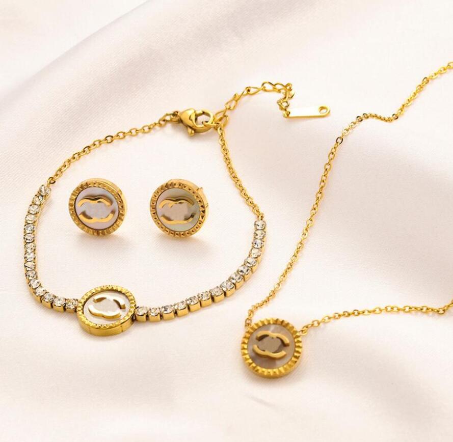 Famous Women Designer Bracelet Earrings Necklace Jewelry Sets Brand Letter 18K Gold Plating Chokers Necklaces Never Fade Stainless Steel Clavicular Chain Jewelry, As pic
Famous Women Designer Bracelet Earrings Necklace Jewelry Sets Brand Letter 18K Gold Plating Chokers Necklaces Never Fade Stainless Steel Clavicular Chain Jewelry, As pic