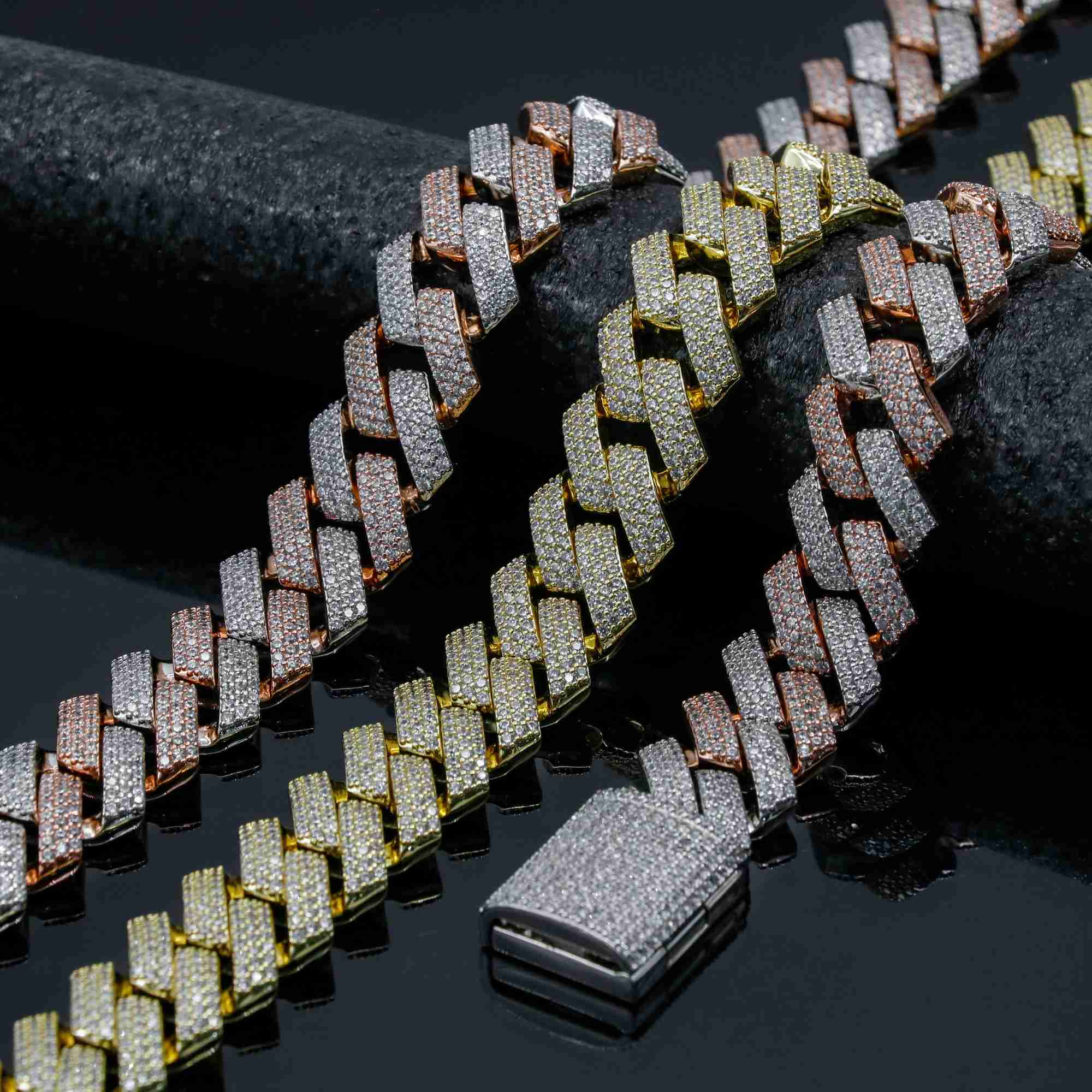 Silver-plated Double Layer Two-color Hip-hop Style Cuban Necklace Cuban Thick Chain Luxury Pendant Fhion Jewelry
Silver-plated Double Layer Two-color Hip-hop Style Cuban Necklace Cuban Thick Chain Luxury Pendant Fhion Jewelry